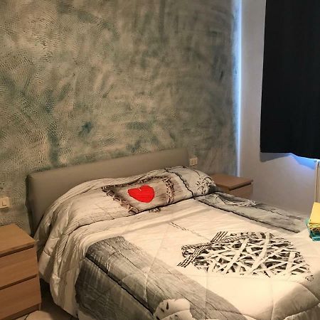 Grazioso Bilocale Metro/Centro Apartment เบรเชีย ภายนอก รูปภาพ