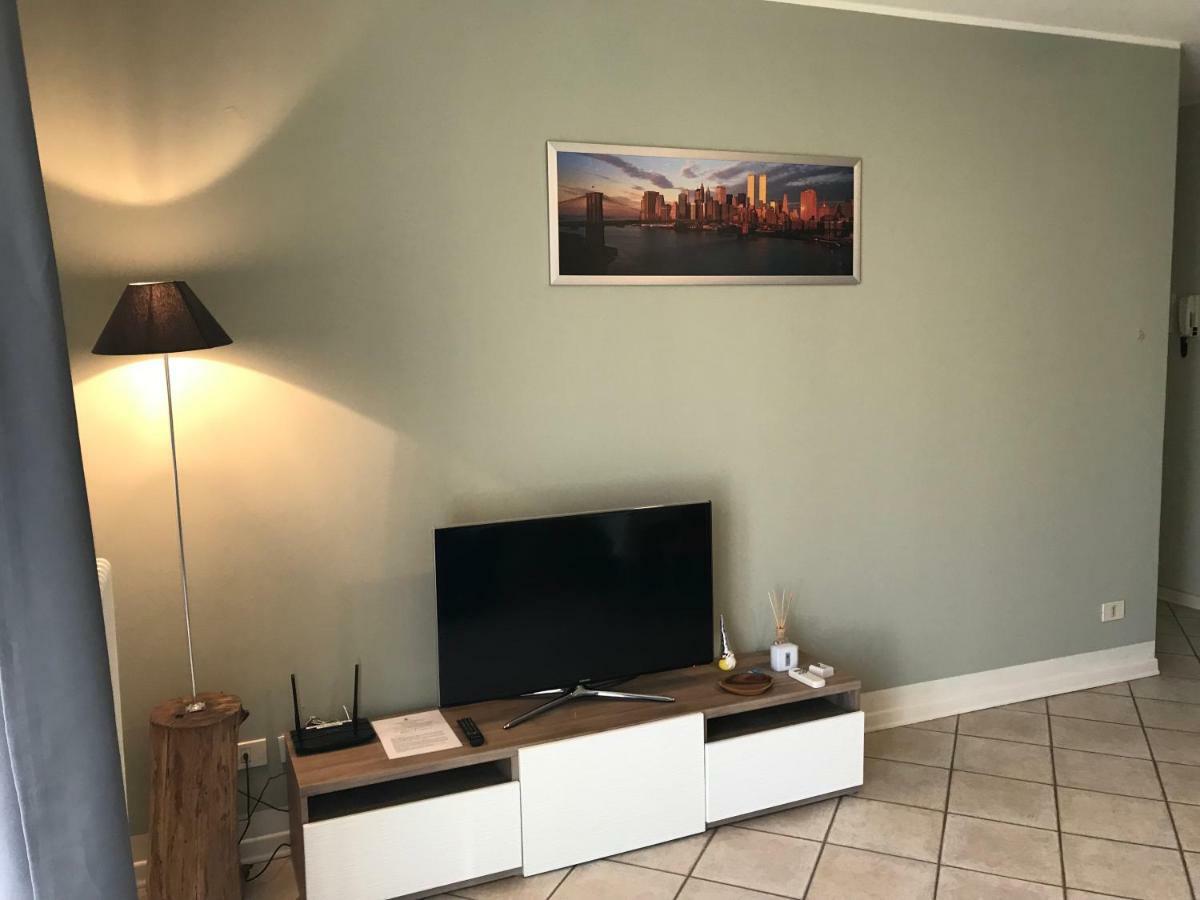 Grazioso Bilocale Metro/Centro Apartment เบรเชีย ภายนอก รูปภาพ